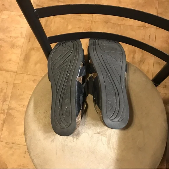 Abeo Womens Sandels - Picture 4 of 4